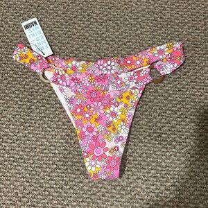 Frankie’s Bikini x Naomi